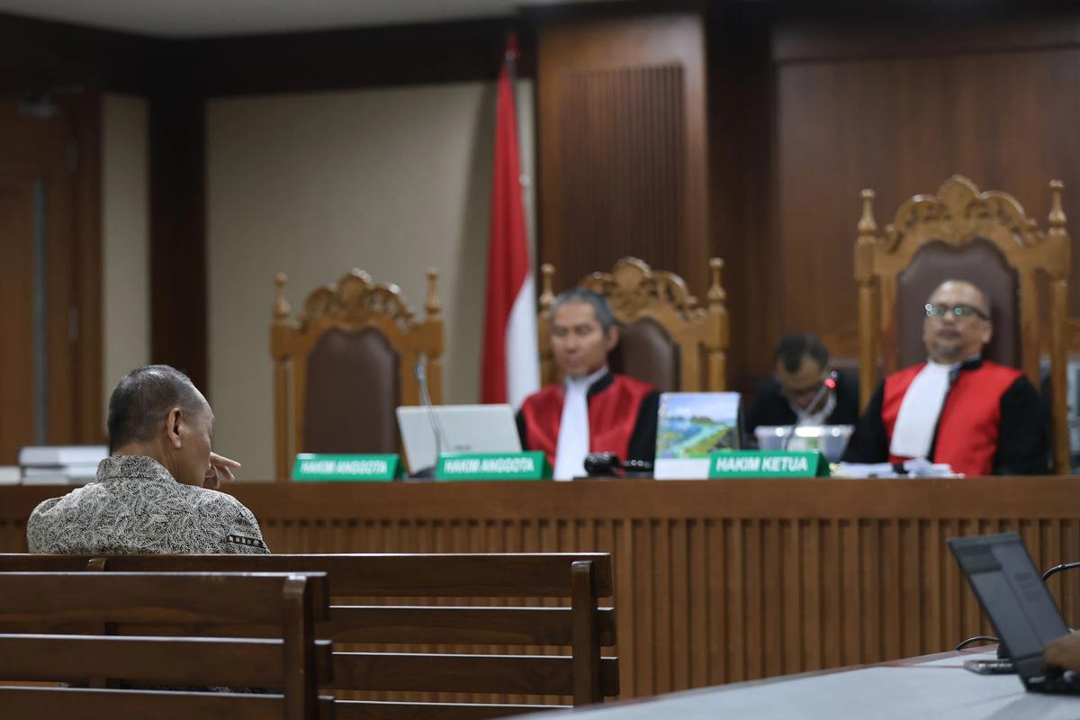 FOTO: Eks Sekretaris MA Nurhadi Divonis Lima Tahun Penjara