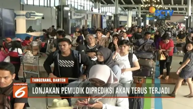 H-7 Lebaran, ada peningkatan jumlah penumpang di Bandara Soekarno, Hatta, Banten, sebanuak 15 persen.