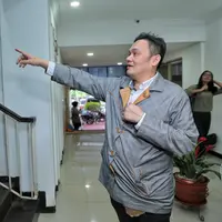 "Paling banyak nyumbang orang miskin, diam-diam bangun gereja, bangun masjid. Orang yang memamer-mamerkan kekayaanya adalah orang kampungan," lanjutnya. (Adrian Putra/Bintang.com)