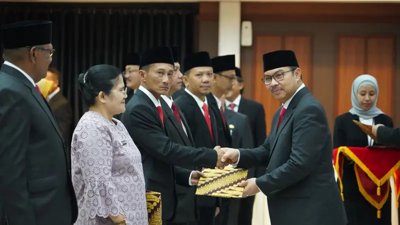 Kepala Perwakilan BKKBN Provinsi Kalimantan Barat Victor Palimbong (Istimewa)