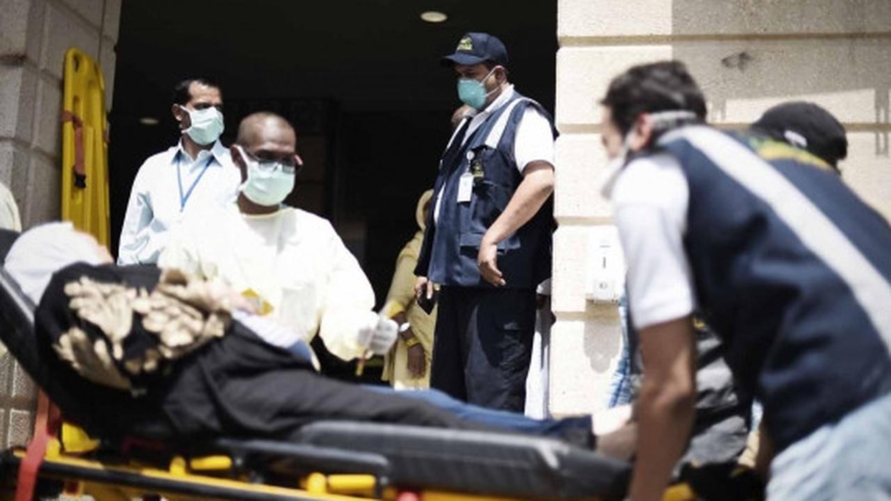Kesibukan ambulans mondar-mandir evakuasi jemaah haji di Mina