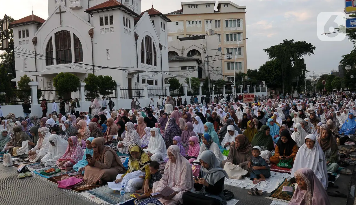 Lokasinya tepat di depan Gereja Koinonia. (merdeka.com/Imam Buhori)