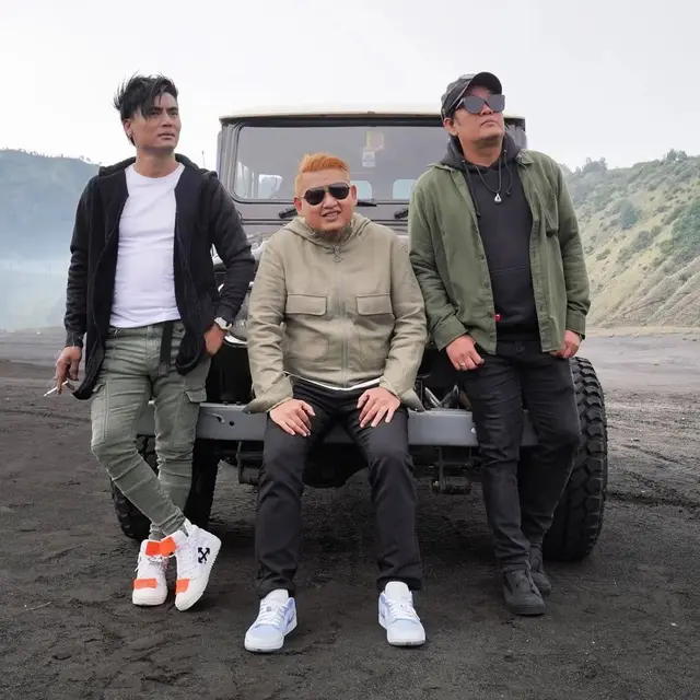 Jadi Model Video Klip, Ini 6 Momen Gisel Saat Berada di Gunung Bromo