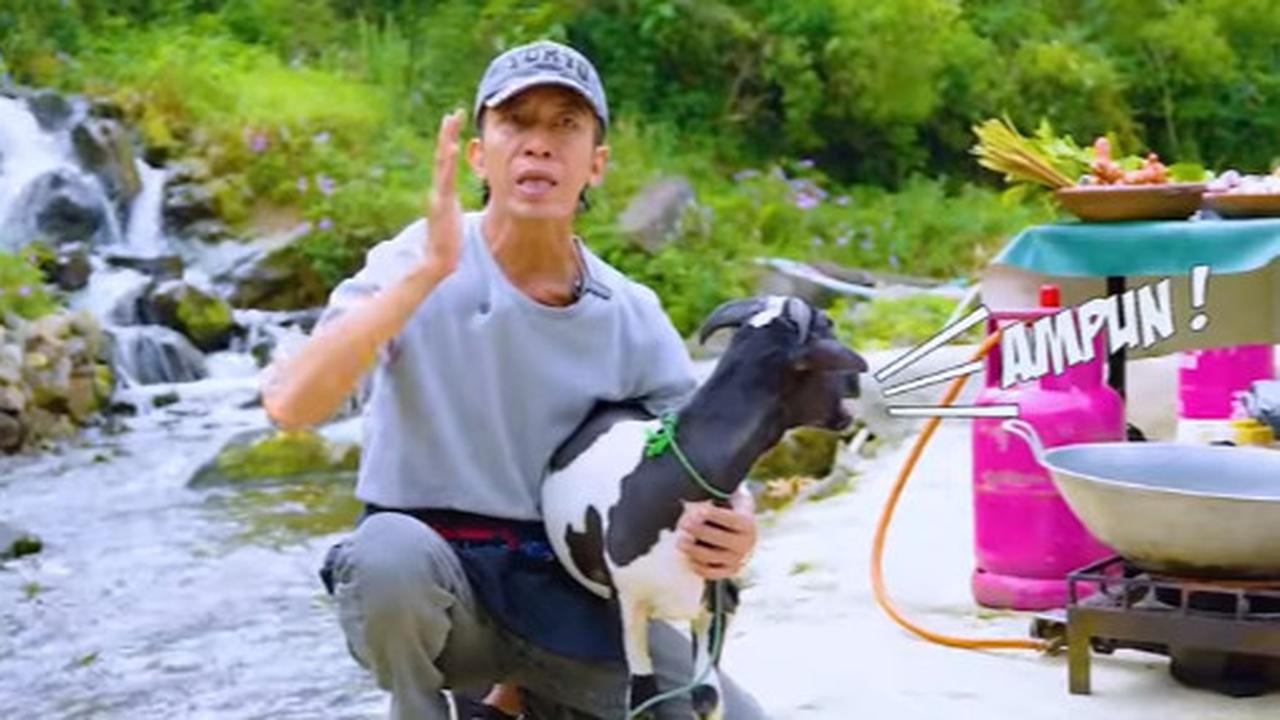 Cara Bikin Kambing Guling Utuh Masih ada Kulitnya Ala Si Jangkung