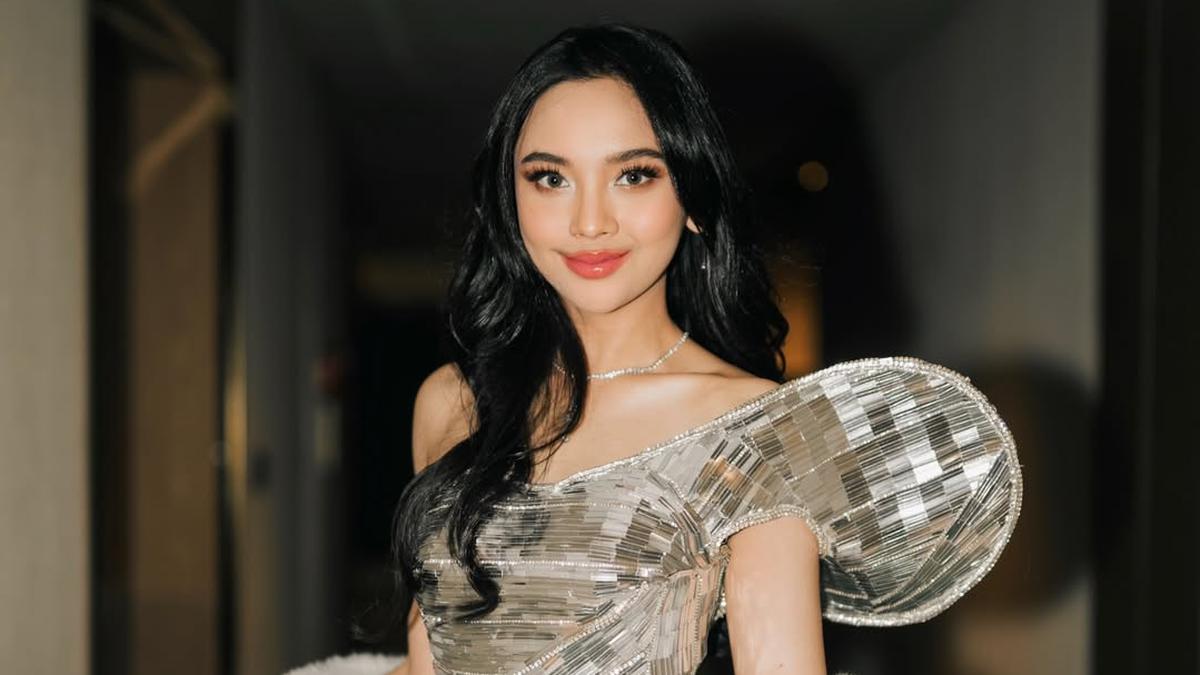 Lyodra Ginting Tampil Bak Disco Ball Mewah, Kenakan Gaun Karya Desainer Langganan BLACKPINK Saat Manggung
