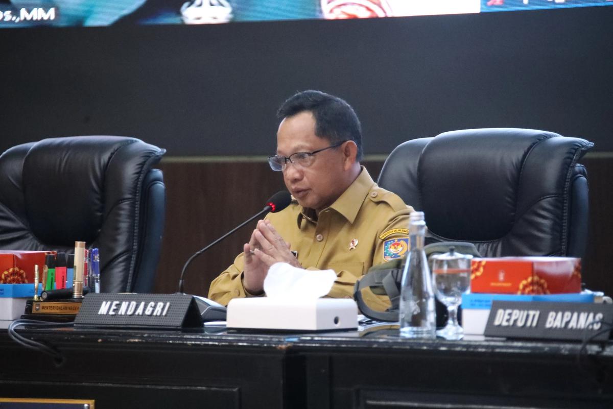 Mendagri Tito Karnavian saat memimpin Rakor Pengendalian Inflasi Daerah dan Evaluasi Dukungan Pemda dalam Program Tiga Juta Rumah