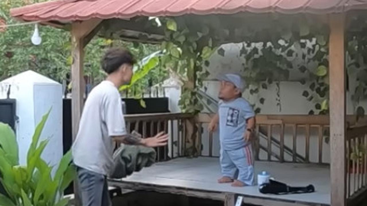 Anaknya Bertato, Ucok Baba Ngamuk Sampai Lempar Botol 'Ya Ampun Kok Kamu Ditato-tato Gitu sih
