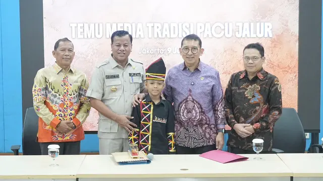 Kementerian Kebudayaan (Kemenbud) menggelar taklimat media bertajuk Temu Media Tradisi Pacu Jalur, dalam rangka memperkuat pemahaman publik terhadap promosi kekayaan budaya nasional.