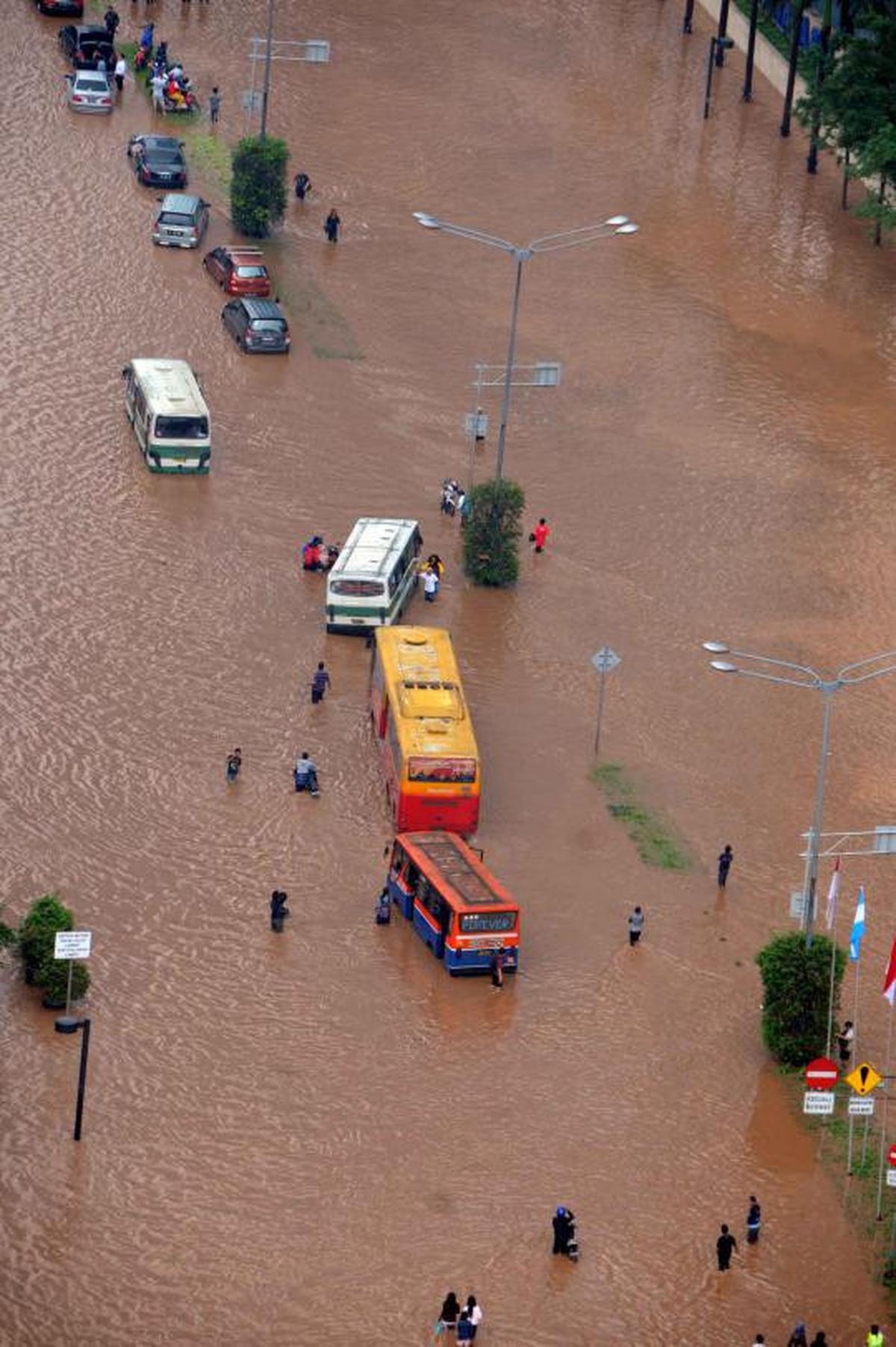 Jantung Kota Jakarta yang berubah menjadi 'sungai'