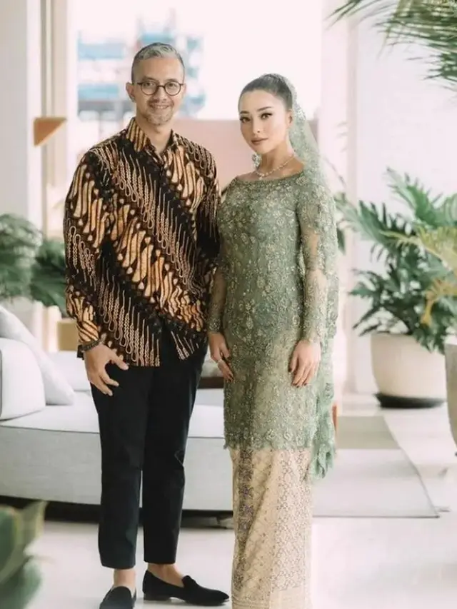 Nikita Willy kenakan kain songket (Instagram/nikitawillyofficial94)