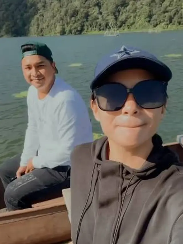 4 Bulan di Bali, Ini 6 Potrret Chelsea Olivia dan Glenn Alinskie Main di Danau