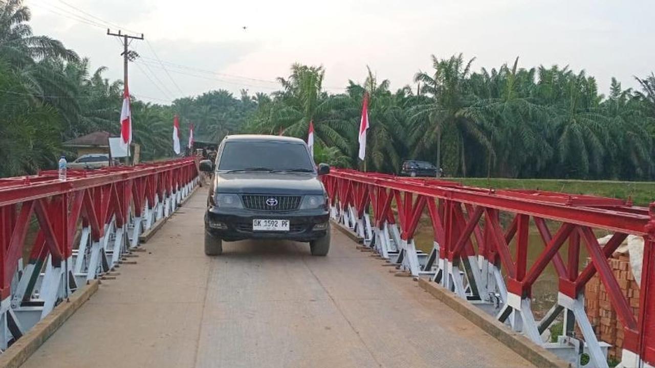 TNI AD Pulihkan Jalur Langkat, Bangun Jembatan Bailey di Wilayah Terdampak Bencana