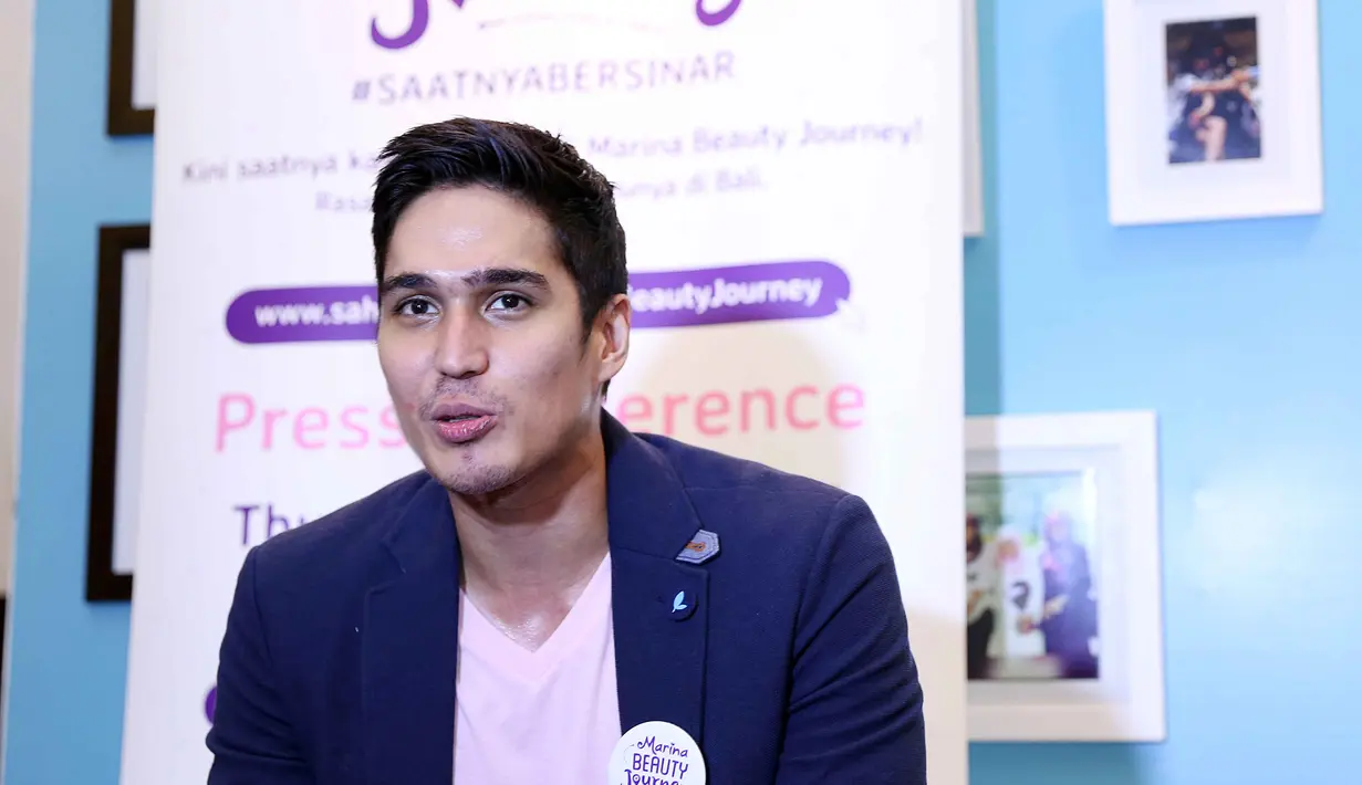 Beberapa tahun menjalin kasih, artis peran Marcel Chandrawinata siap melepas masa lajangnya dengan mempersunting Deasy Priscilla. Menurut rencana, pasangan ini akan menikah di Bali. (Nurwahyunan/Bintang.com)