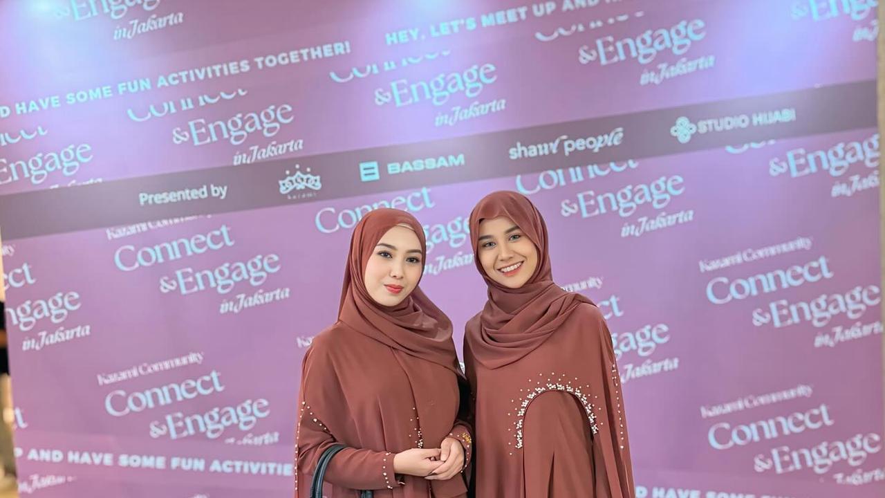 7 Potret Mayang Lucyana Tampil Pakai Gamis dan Berhijab, Kini Banjir Pujian