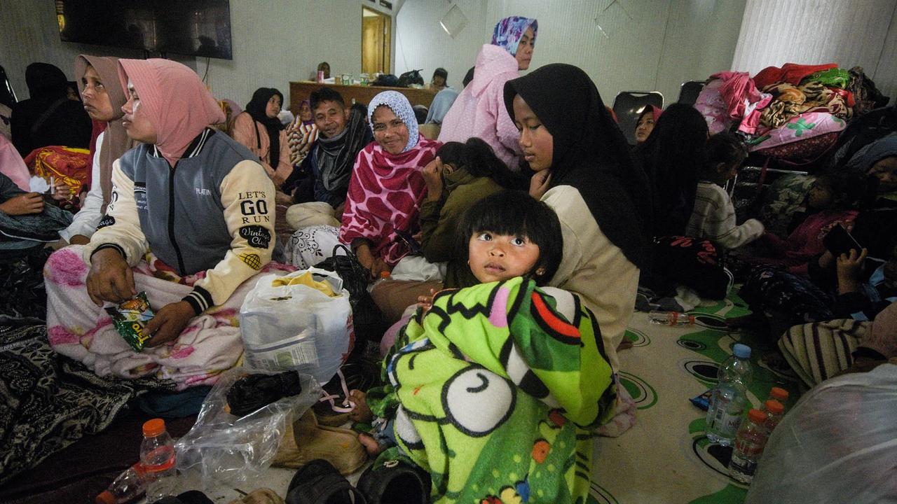 FOTO: Penampakan Longsor Meluluhlantakkan Permukiman di Cisarua Bandung