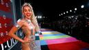 Miley Cyrus saat tiba untuk menghadiri ajang bergengsi MTV VMA 2015 yang digelar di Microsoft Theatre, Los Angeles, California, AS (30/8/2015). (REUTERS/ Mario Anzuoni)