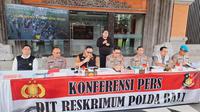 Kapolda Bali Irjen Pol. Daniel Aditya dalam konferensi pers di Mapolda Bali, Selasa (16/9/3025). (Liputan6.com/Destarita)
