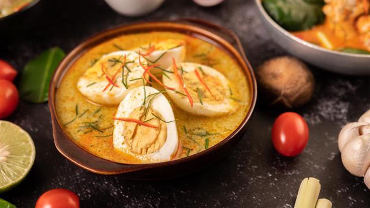 Ilustrasi Telur Bumbu Kuning Tanpa Santan