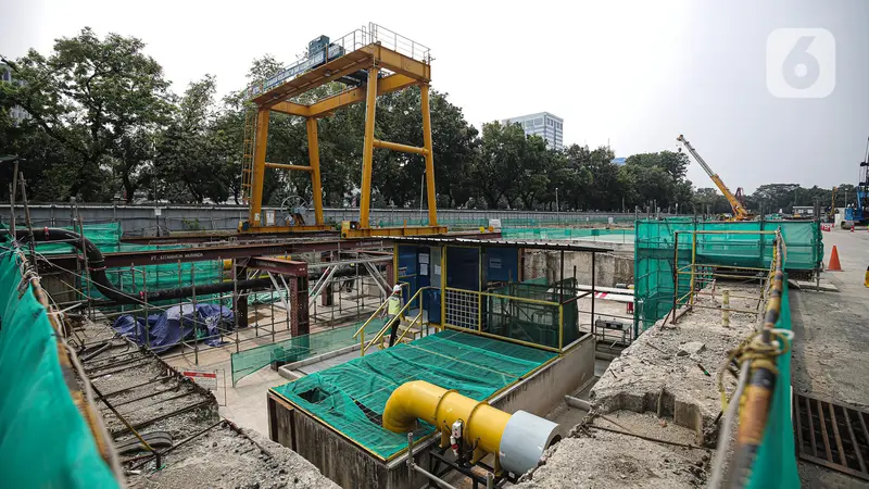 Melihat Progres Pembangunan MRT Fase 2 di Monas