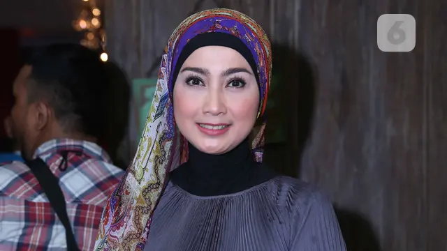 Potret Desy Ratnasari dan 7 Penyanyi 1990-an yang Kini Berhijab, Makin