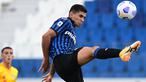 Cristian Romero merupakan mantan pemain klub Liga Italia, Atlanta yang saat ini berpindah ke Tottenham Hotspur. Dirinya tercatat memiliki nilai banderol 15 juta euro pada awal tahun 2021 dan saat ini harga pemain kelahiran Argentina tersebut ditaksir mencapai 35 juta euro. (Foto: AFP/Miguel Medina)