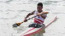 Atlet kano Indonesia, Maizir Ryondra, saat beraksi nomor Men's K1 1000 meter SEA Games 2019 di Subic Bay, Filipina, Jumat (6/12/2019). Maizir berhasil meraih medali emas dengan catatan waktu 3 menit 55,841 detik. (Bola.com/M Iqbal Ichsan)