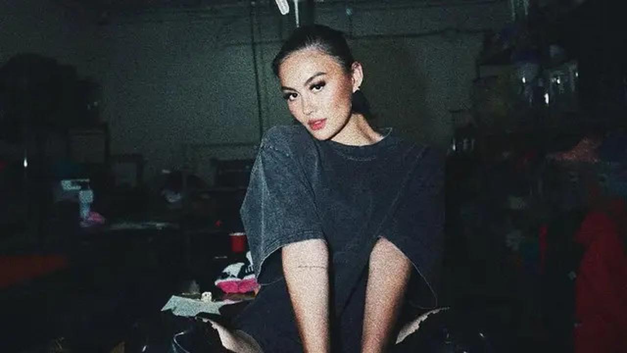 Begini Reaksi Agnez Mo saat Digugat Ari Bias Pencipta Lagu 'Bilang Saja' ke Pengadilan Jakarta Pusat