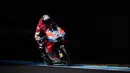 Pebalap Ducati, Andrea Dovizioso, saat beraksi pada sesi kualifikasi di Sirkuit Motegi, Jepang, Sabtu (20/10/2018). Andrea Dovizioso akan memulai balapan MotoGP Motegi dari posisi terdepan sedangkan Marc Marquez keenam. (AFP/Martin Bureau)