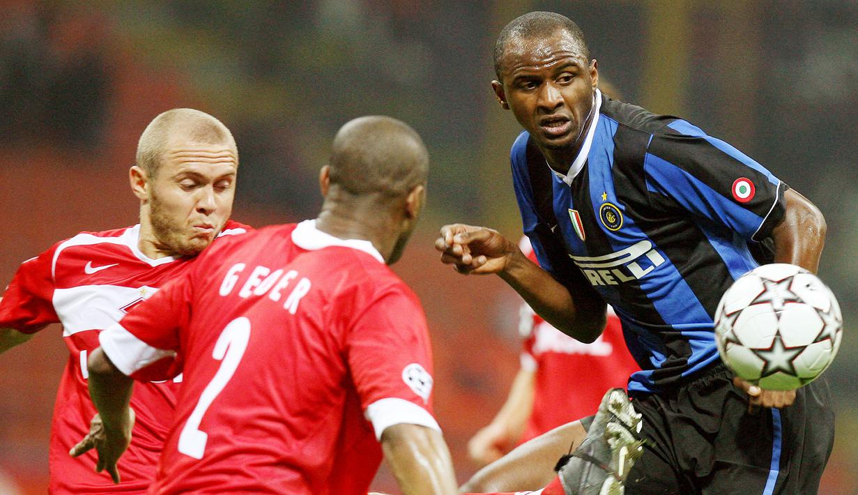 Patrick Vieira pernah berseragam Juventus dan Inter Milan. Mantan kapten Arsenal itu memilih hengkang dari Juventus dan berlabuh ke kota Milan setelah Nyonya Tua terdegradasi ke Serie B. (AFP/Paco Serinelli)
