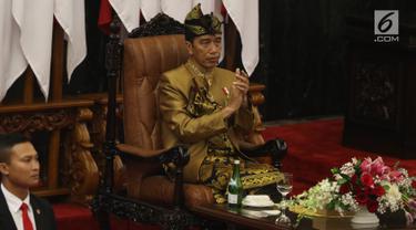 Jokowi Berbaju Sasak