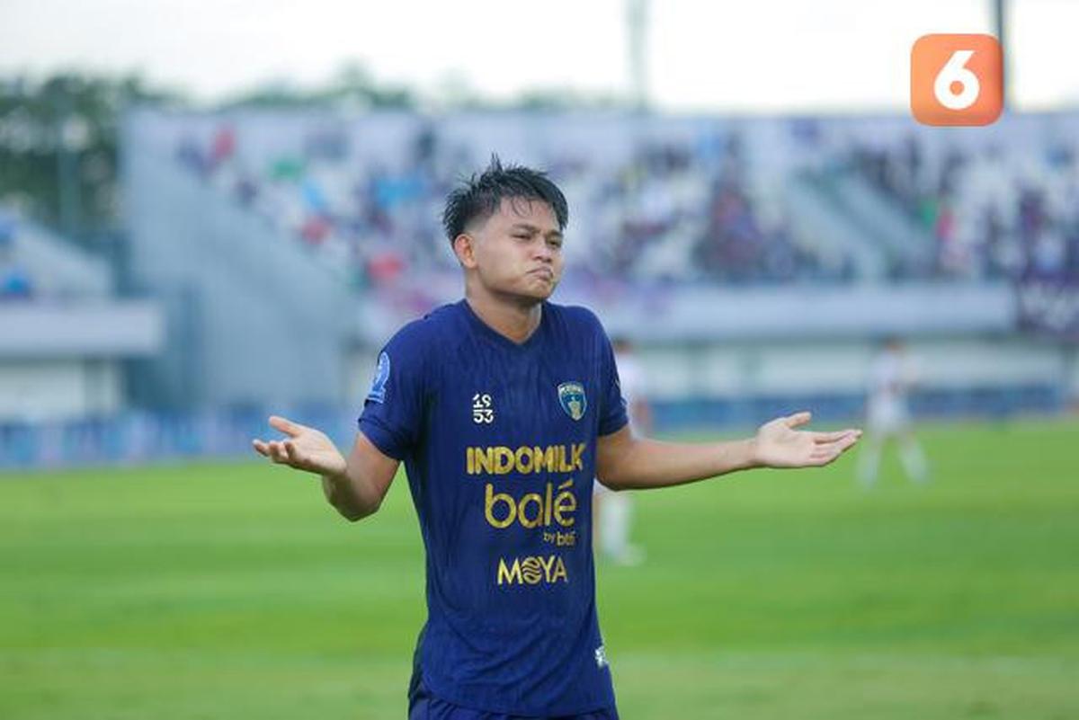 Curhat Hokky Caraka: Kalau Tidak Cinta Sepak Bola, Saya Mungkin Sudah Pensiun