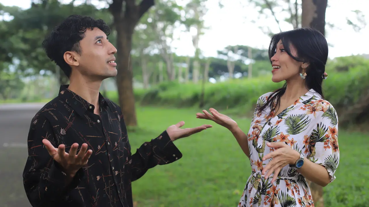 wanita februari teori rubber band