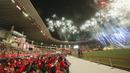 Pertunjukan kembang api saat Upacara Penuntupan ASEAN Para Games 2022 di Stadion Manahan, Solo, Jawa Tengah, Sabtu (6/8/2022). Tuan rumah Indonesia menjadi juara umum pada ASEAN Para Games 2022 tersebut. (FOTO: Dok. ASEAN Para Sports Federation)