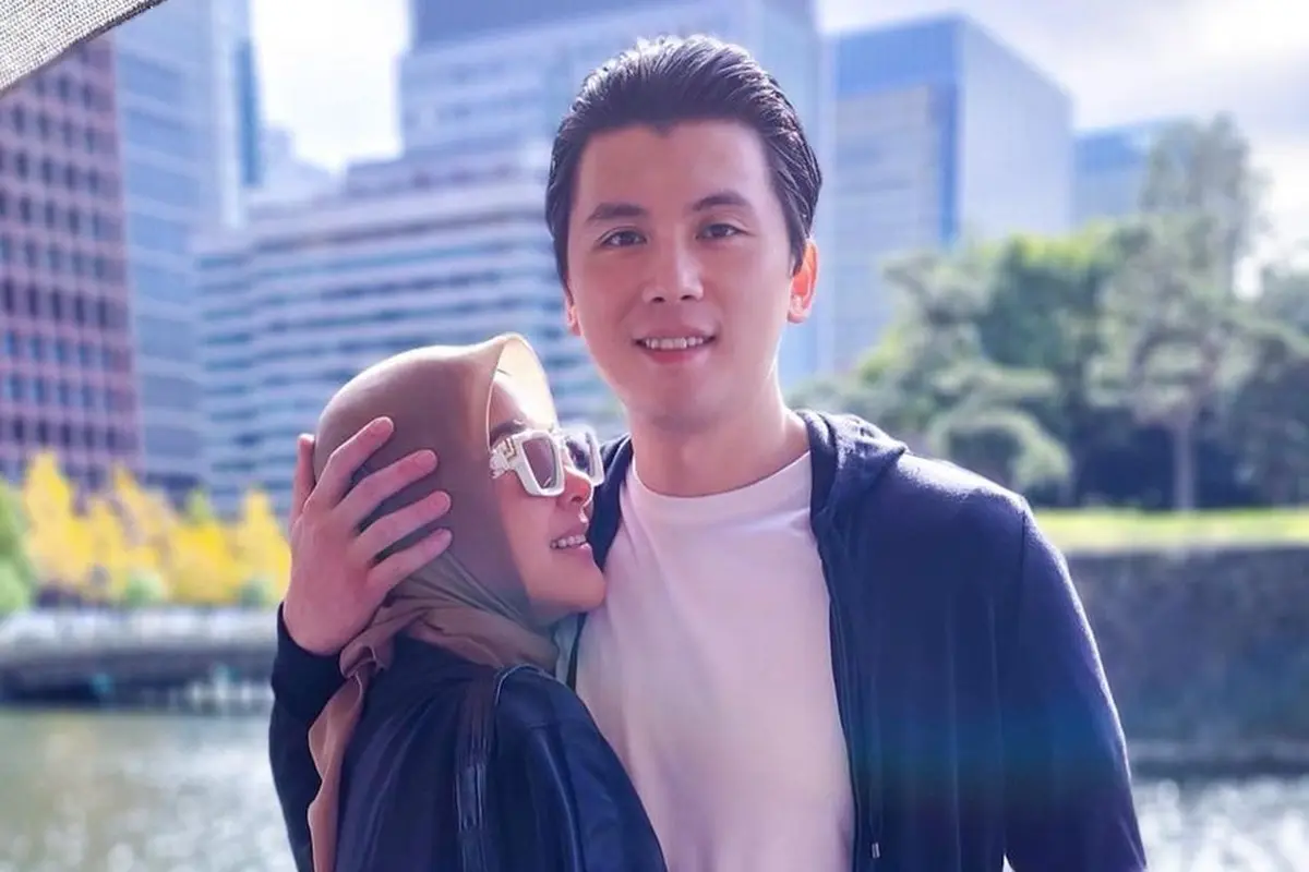 Syahrini dan Reino Barack mesra (Instagram/princessyahrini)