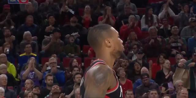 VIDEO: Aksi Damian Lillard Cetak Rekor 61 Poin Saat Portland Trail Blazers Kalahkan Golden State Warriors 129-124