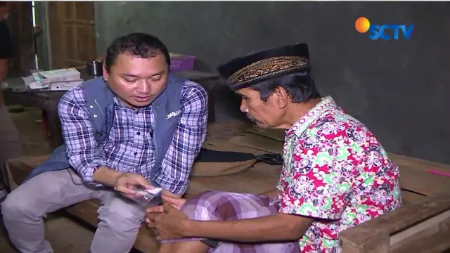Berkeliling desa dilakukan dokter Agus usai jam kerja rumah sakit. Meski kondisi geografis Banjarnegara berbukit-bukit, tak menyurutkanya.