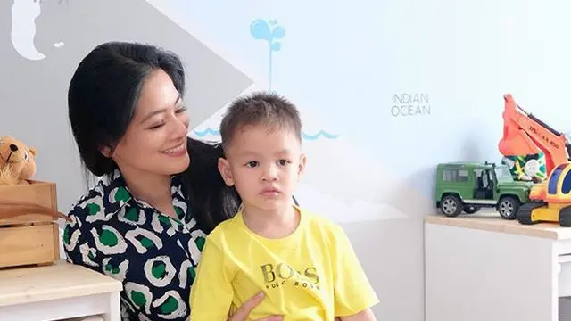 Potret Kamar Kai dan Juna Anak Titi Kamal, Bertema Luar Angkasa. (Sumber: Instagram.com/titi_kamall)
