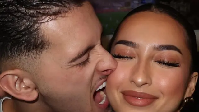 Potret Jennifer Coppen Habiskan Akhir Tahun Bareng Keluarga Justin Hubner, Tampil Cantik dengan Latte Makeup