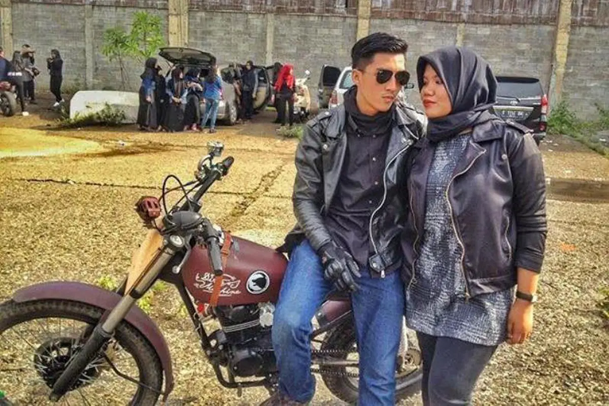 Cinta Bukan Soal Muka, Meski Ceweknya Jelek, Cowok Ini Tetap Suka