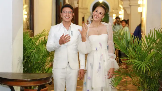 [Bintang] Alasan Nadine Chandrawinata Jatuh Cinta Pada Dimas Anggara