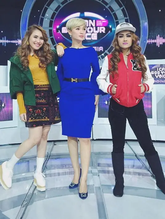Seperti halnya Zaskia Gotik yang mengakui sangat rindu bertemu Jupe dan Ayu sehingga sudah lama tidak bisa mengobrol banyak dengan kedua sahabatnya itu. (Instagram/ayutingting_92)