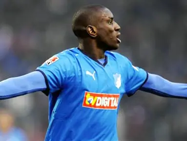 Hoffenheim&#039;s striker Demba Ba celebrates scoring during German Bundesliga match VfB Stuttgart vs TSG 1866 Hoffenheim in the city of Stuttgart on February 21, 2009. AFP PHOTO/SASCHA SCHUERMANN