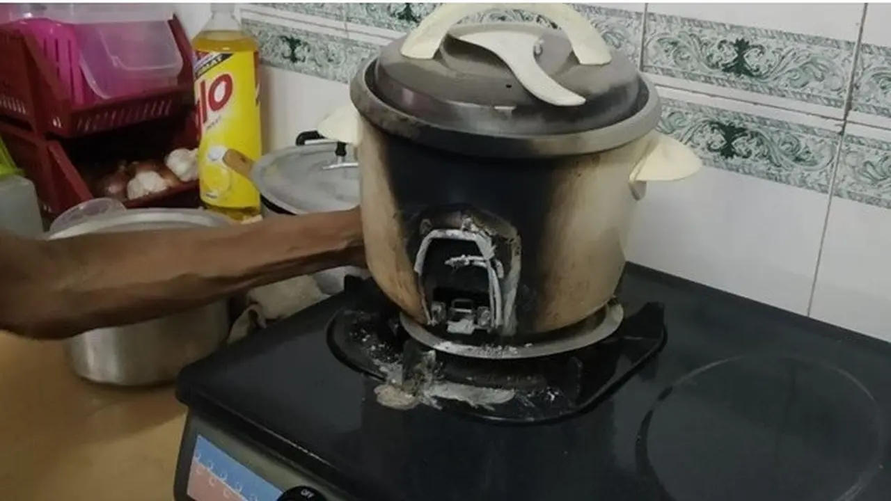 Ayahnya Masak Nasi Pakai Rice Cooker di Kompor, Sang Anak Tahan Emosi Bikin Haru