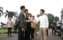 Wapres Gibran Ajak Lima Mahasiswa Lihat Program MBG dan Koperasi Desa di Indonesia Timur