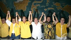 Sejumlah politisi senior partai Golkar bertemu untuk menyelamatkan Goklar (Liputan6/Johan Tallo)