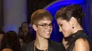 Justin Bieber dan Selena Gomez telah mengakhiri hubungannya sejak beberapa tahun silam, dan sekarang ini keduanya dikabarkan kembali berpacaran. Sering terlihat bersama, kabar terbaru mereka bersepeda bareng. (AFP/Christopher Polk)