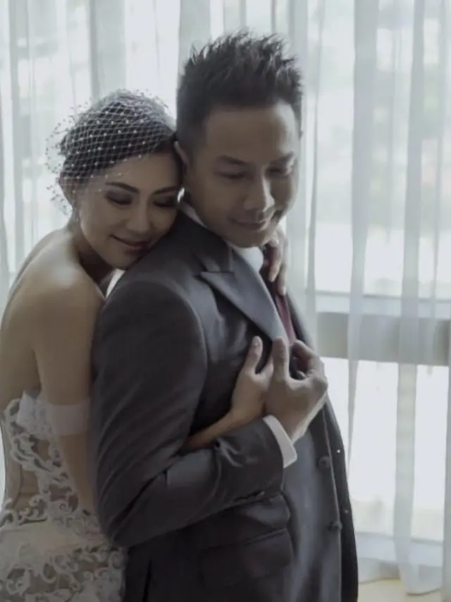 Akhiri Masa Duda, Ini 7 Potret Penikahan Delon dan Aida Chandra