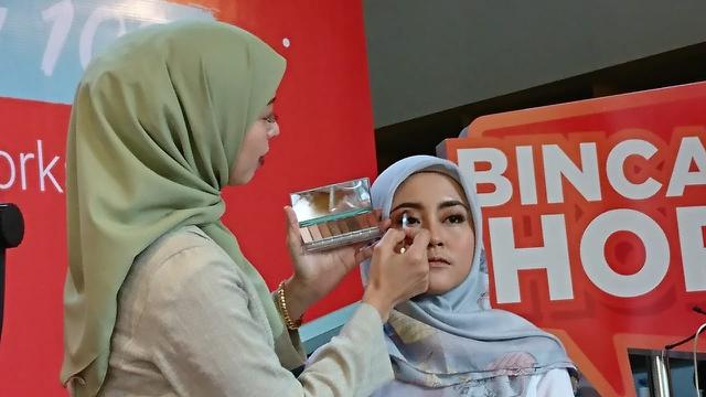 Tren Makeup Terkini, Wajah Terlihat Sehat Bercahaya