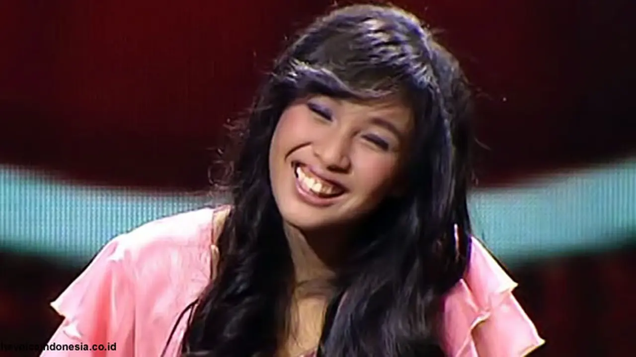 leona-the-voice-130510c.jpg