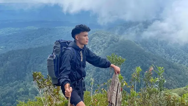 Pendaki di Gunung Delleng Simpon di Medan. (Dok: IG @bgjay__14 https://www.instagram.com/p/C6oBlppLzU5/?igsh=MTJxZGVldDh2dGF4Mw%3D%3D)